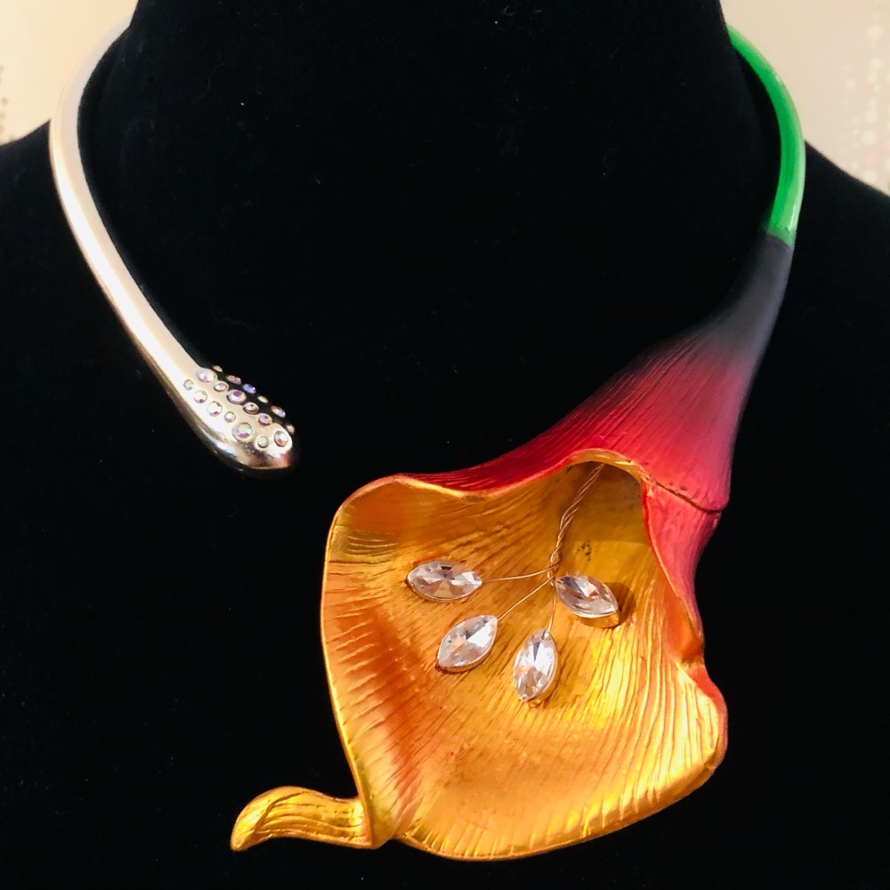 Authentic Betsey Johnson Necklace - Gold Plated Calla Lily Hinge Statement NWT - Picture 2 of 14